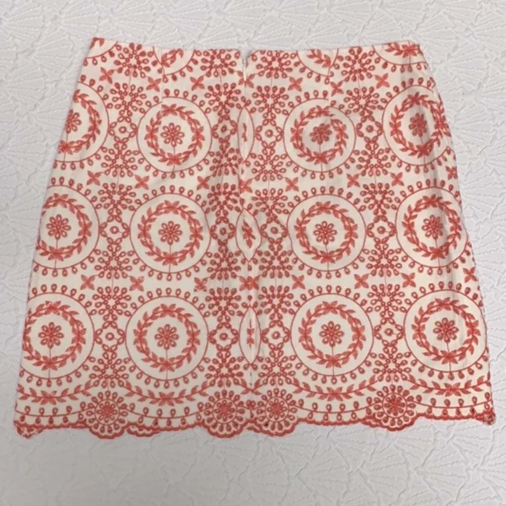 LOFT~Gooooorgeous Embroidered, Scalloped Skirt - Picture 2 of 10